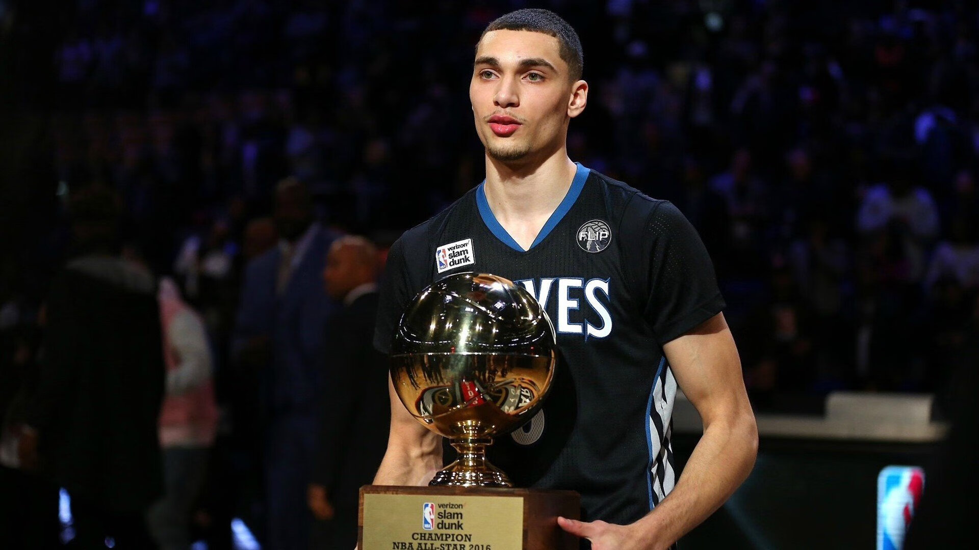 史上最感人“冠军夜”:荣耀与泪水交织,荣耀冠军bgm